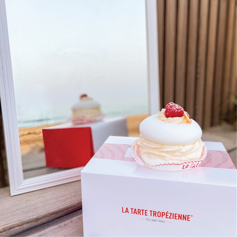 Meringue Suisse Croustillante Et Fondante Garnie D Une Chantilly Aerienne Meringue Suisse Croustillante Et Fondante Garnie D Une Chantilly Aerienne